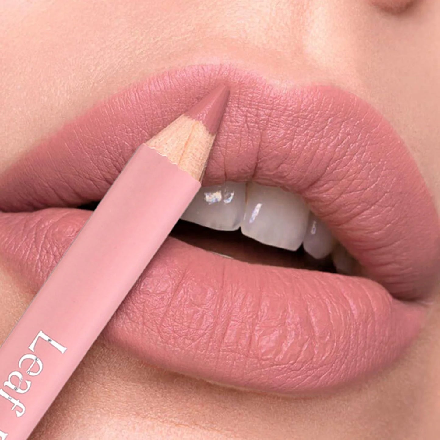 Lápiz labial mate, 12 colores 
